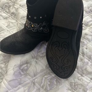 Not Rated Black Embroidered Ankle Boots